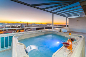 Sunset Penthouse Apartment with Jacuzzi and Seaview